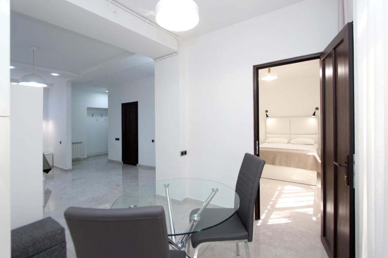 Appartment Lux, 2 Bedroom Erivan Dış mekan fotoğraf