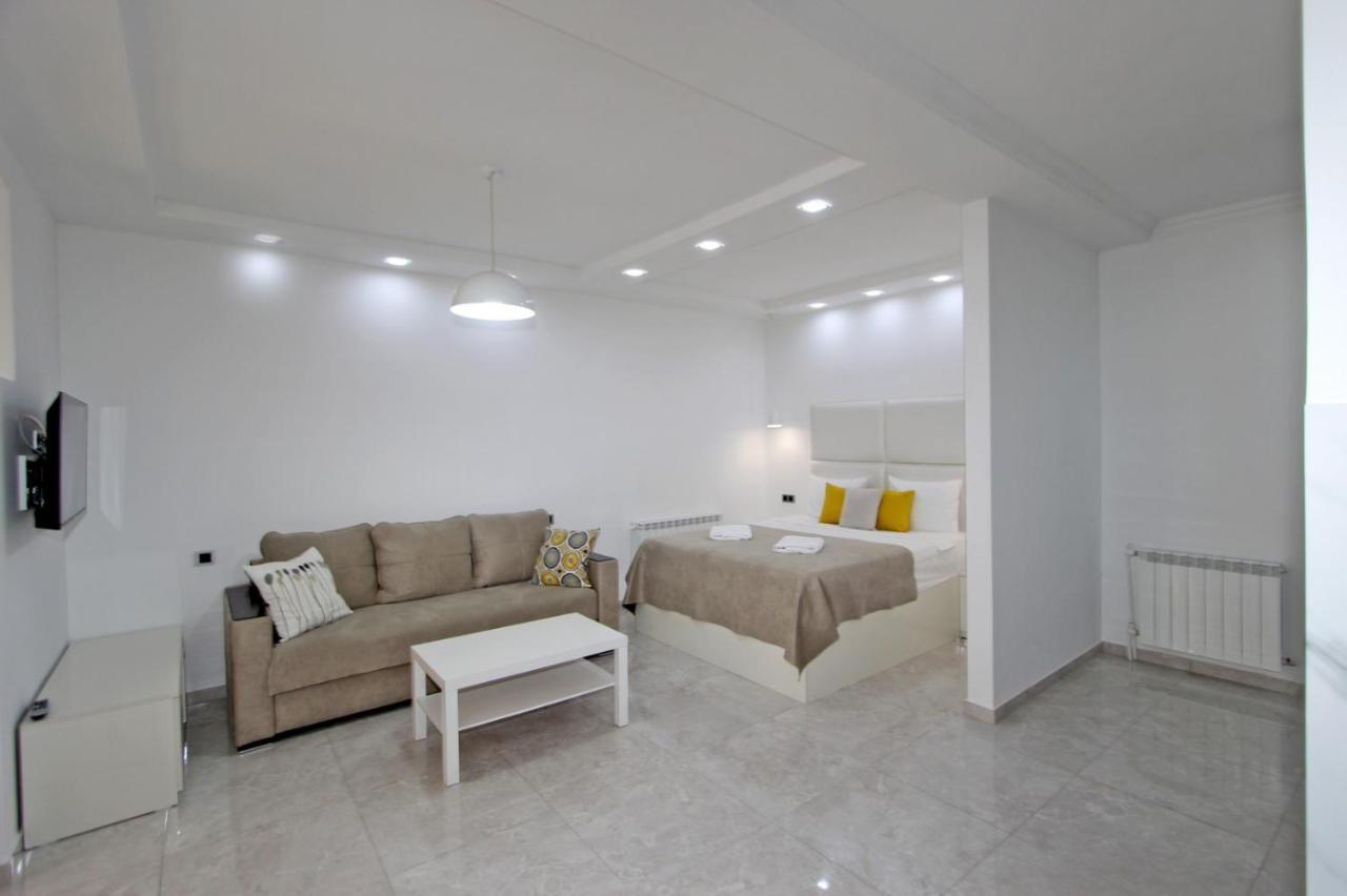 Appartment Lux, 2 Bedroom Erivan Dış mekan fotoğraf